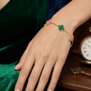 Four-Leaf Clover Motif Bracelet – Dainty Gold-Plated Lucky Charm Jewelry
