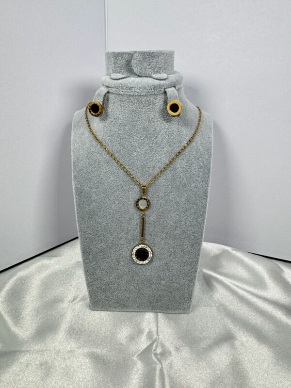 London Heritage Circle Gold Jewelry Set – Lariat Necklace & Stud Earrings