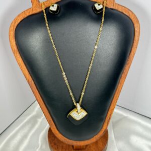 V-Shape Onyx & Crystal Pendant Necklace Set – Luxury Gold Jewelry